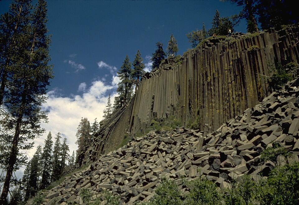 Authentic view of Devils Postpile along the Sierra Nevada route