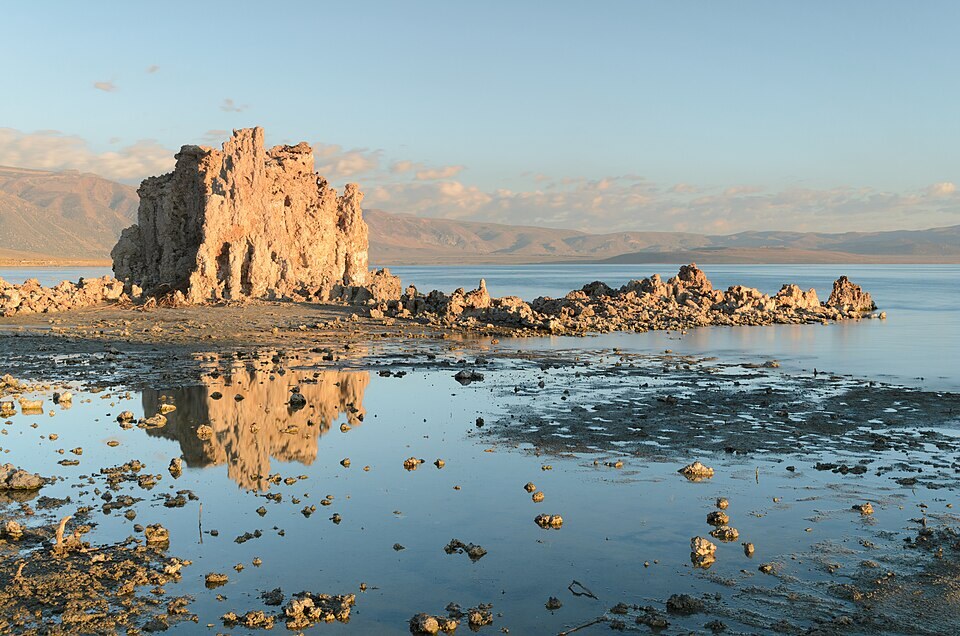 Authentic view of Mono Lake along the Sierra Nevada route