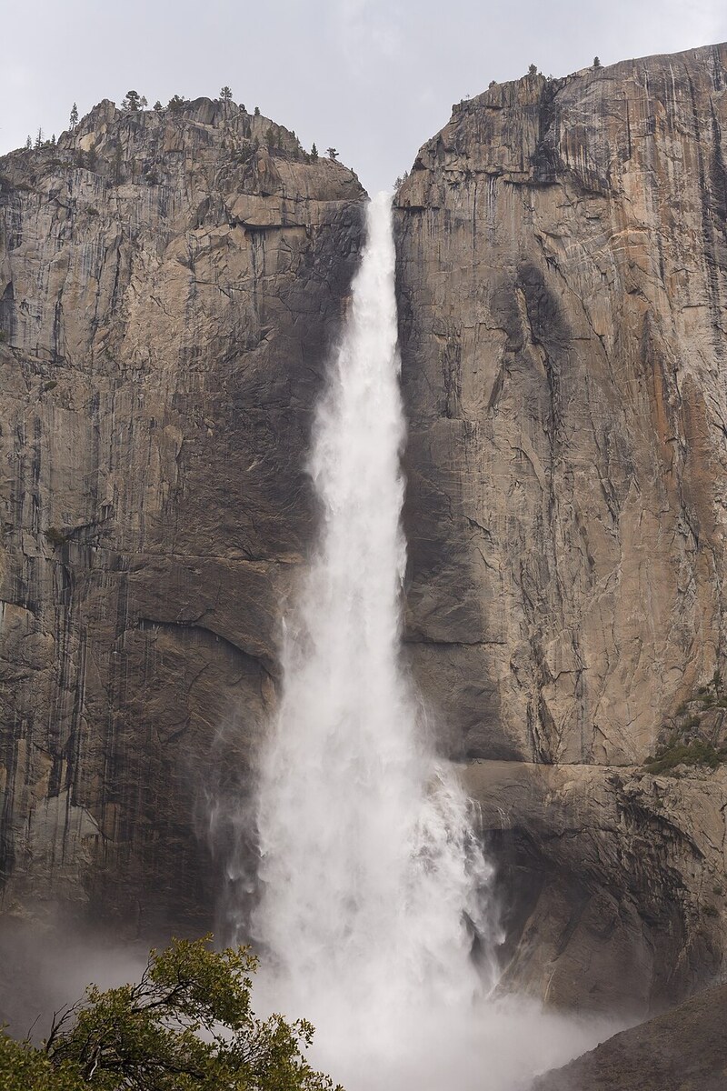 Authentic view of Yosemite Falls along the Sierra Nevada route